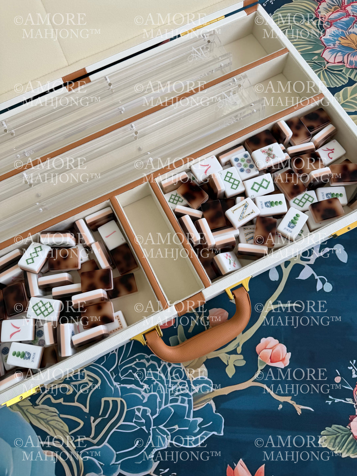 Travel Case: Soft White with Saddle Trim/ Warm Neutral Lining